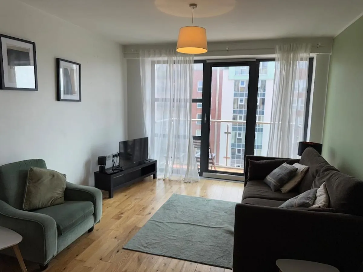 Stylish City Centre 2 Bedroom Apartment With Belfast Cityscape View イギリス