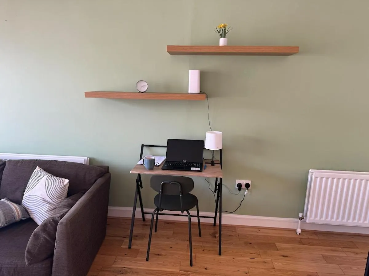 Stylish City Centre 2 Bedroom Apartment With Belfast Cityscape View