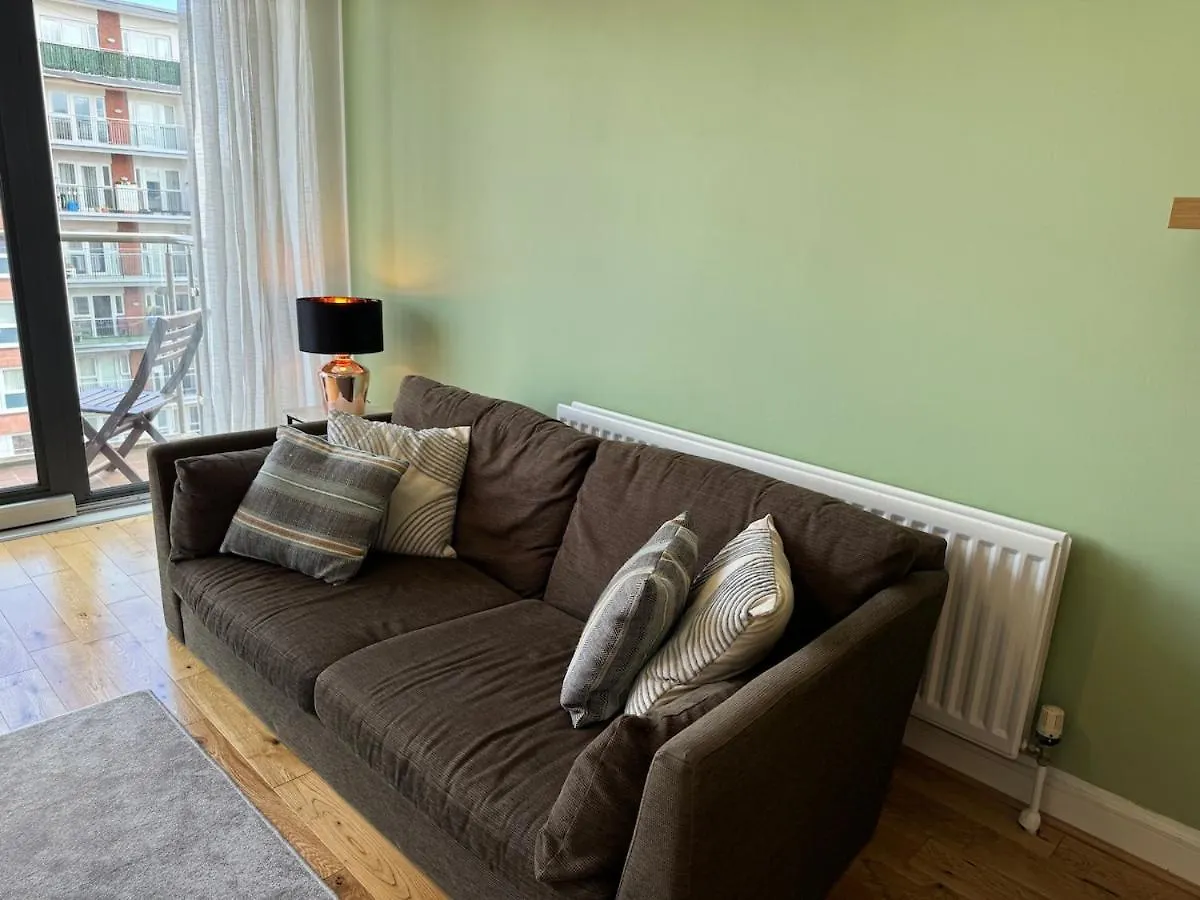 Stylish City Centre 2 Bedroom Apartment With Belfast Cityscape View イギリス