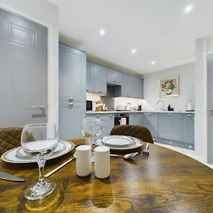 Modern Duplex Central Free Parking Wi-fi , Cheltenham United Kingdom