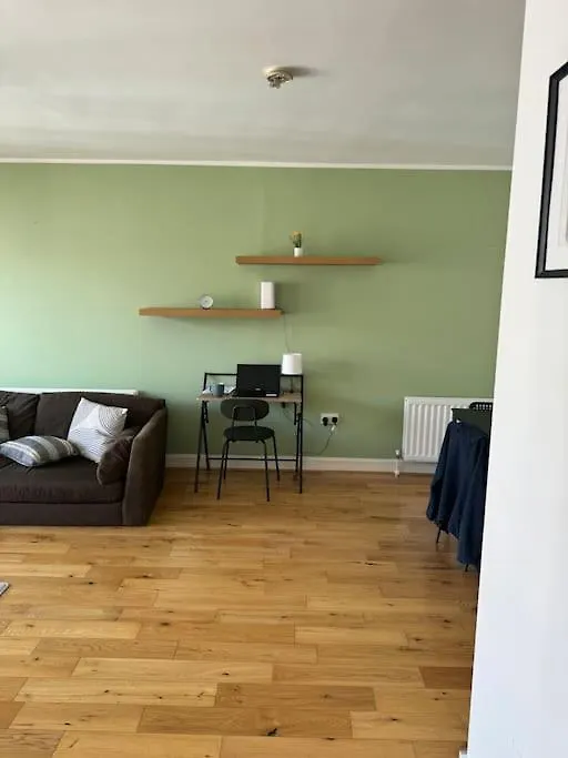 Stylish City Centre 2 Bedroom Apartment With Belfast Cityscape View 0*,