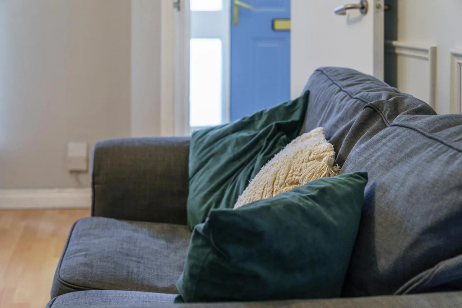 Stylish City Centre 2 Bedroom Apartment With Belfast Cityscape View